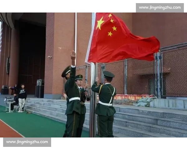 国歌奏响时,他们用身体为孩子撑起晴空 国歌奏响时,他们用身体为孩子撑起晴空